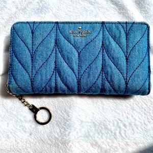 ♠️Kate Spade wallet. Gently used and super cute 🥰